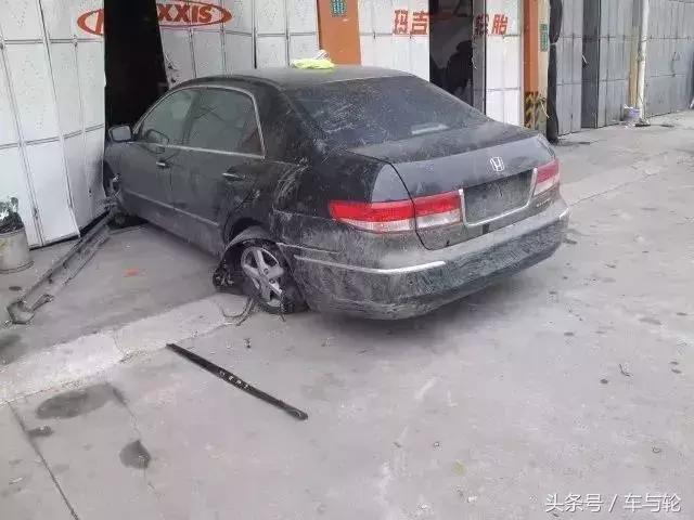 没人给我补胎我就开车撞你轮胎店