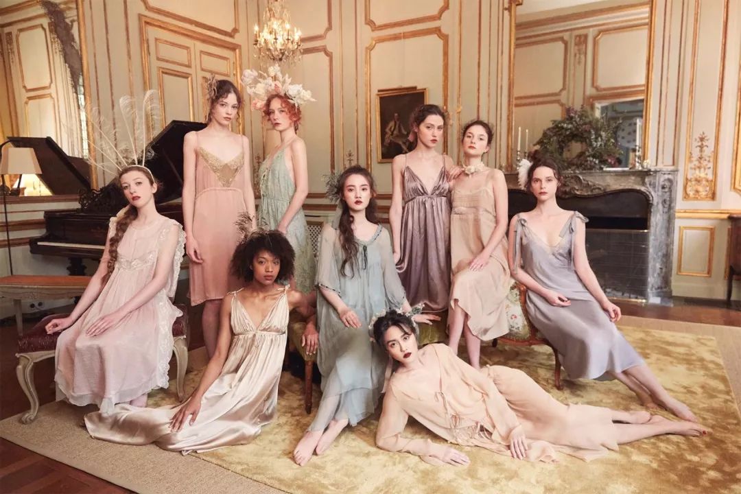 这么美的轻柔仙气的居家服 让你感受「唐顿庄园」般的英式贵族风