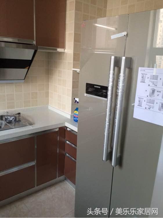 入户玄关上有个柜子怎么装修,玄关柜正对门怎么装饰