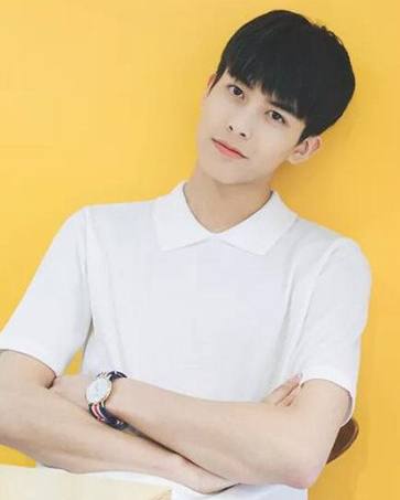 秋冬季阳光清爽好打理的男生发型,男生韩式气垫烫发型