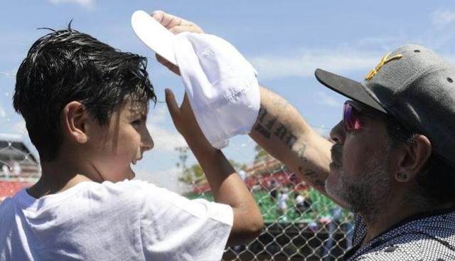 马拉多纳阿圭罗梅西同框,马拉多纳的女婿阿圭罗