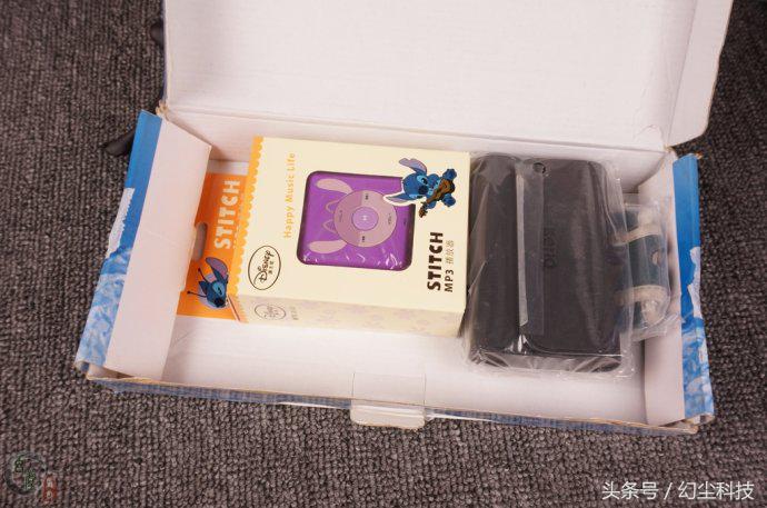 真的只够买两颗白菜,6元包邮的MP3*放播**器到了,看样子还可以