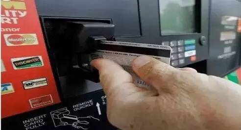 中美加油机对比,中美联合加油站