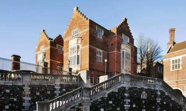 温彻斯特公学一年学费要多少钱,英国温彻斯特公学留学怎么选学校