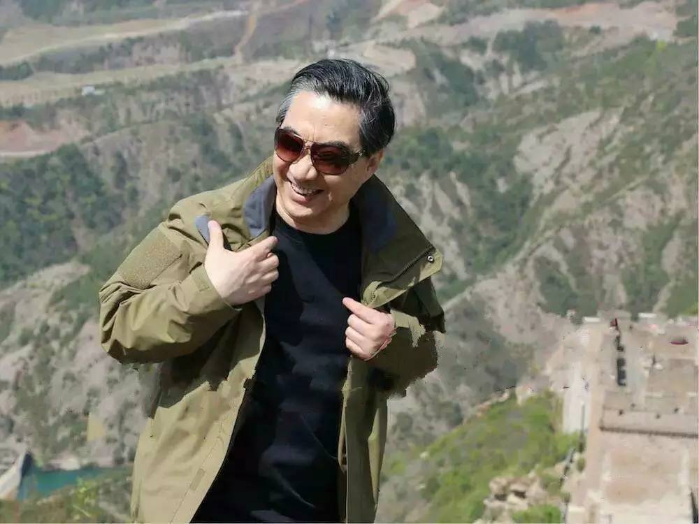 64岁成B站男神，“局座”张召忠怎么跟90后打成一片？|浑水独家