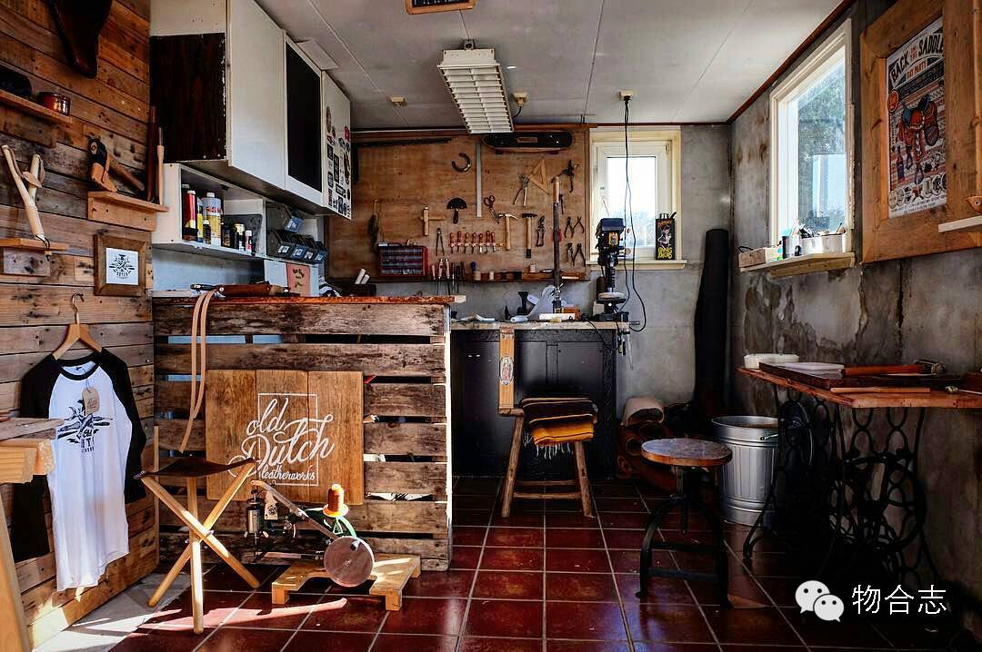 做皮具的工作台,复古皮具工作室