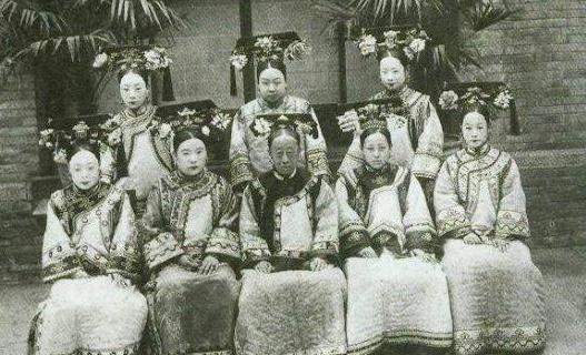 人鱼线宋仲基做你的男仆｜候选美人报名入口已全面开放