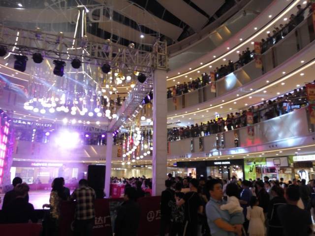 “青春飞扬,魅力东南”——东南卫视联合泰宁景区营销中心、福州流行音乐学会、福州仓山万达共同举办了音乐嘉年华