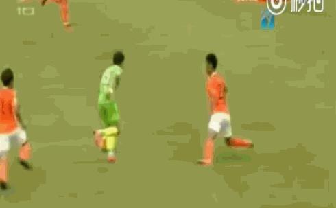 权健赛场内外受足协好评，踹张诚的深圳队员必须罚，这些都是中甲阶段会上说的