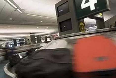 新闻FAN|顺手牵了个编织袋过海关谁也没猜到结局是！