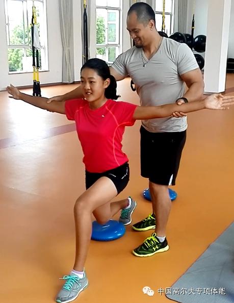 高尔夫青少年身体角度稳定的练习,高尔夫青少年等级测评