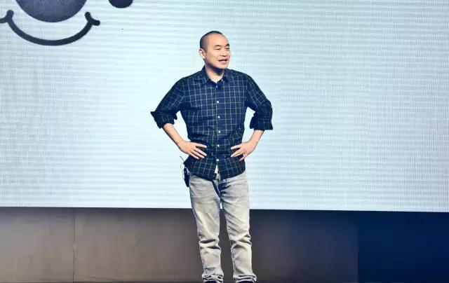 这个叫大哥的男人用17攻陷了*载下**榜，征服了国民老公