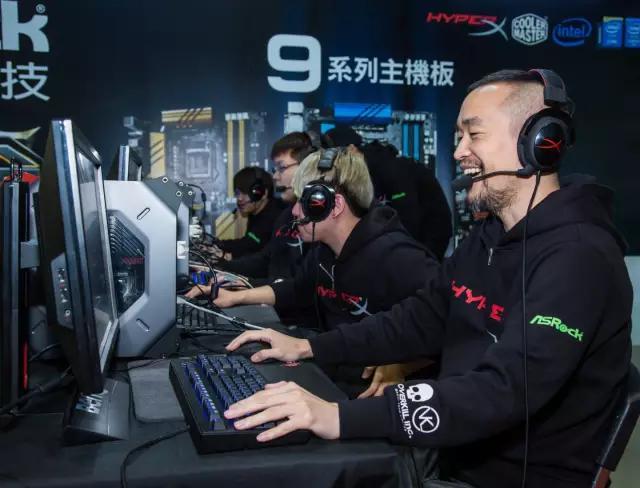 这个叫大哥的男人用17攻陷了*载下**榜，征服了国民老公