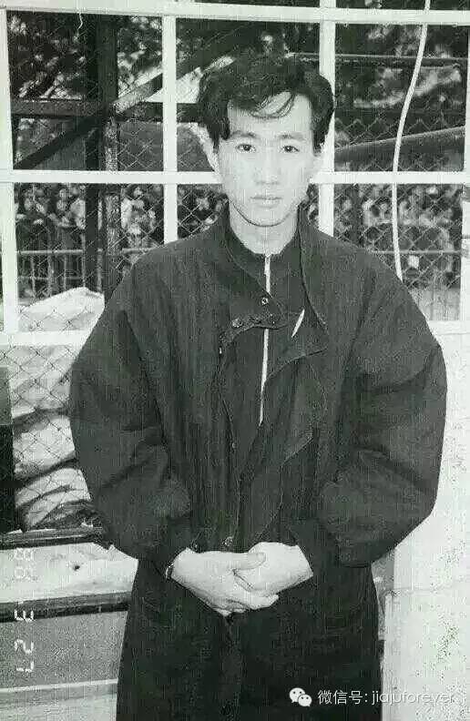 黄家驹春夏秋冬,黄家驹又是黄昏吉他和弦