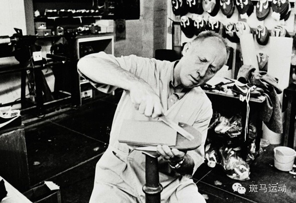 nike第一款zoom跑鞋,nike发明者