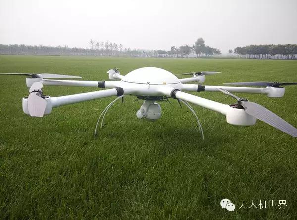 北京飞手张丰:第一次飞25B直升机时双手发抖,附赠新手指南