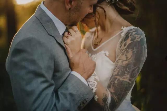 咫尺光年爱如初见意思,咫尺光年爱如初见什么意思