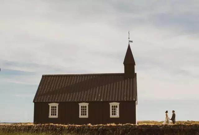 咫尺光年爱如初见意思,咫尺光年爱如初见什么意思