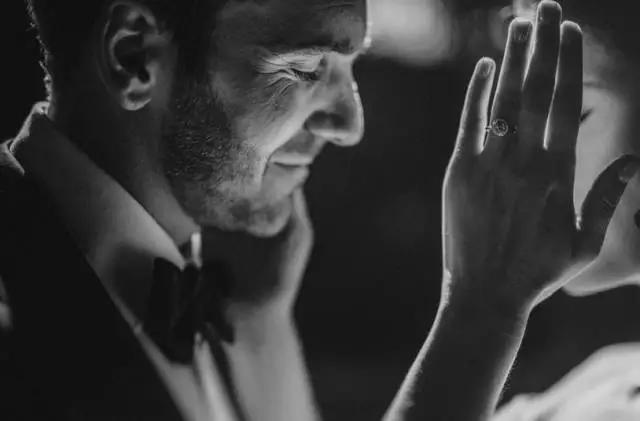 咫尺光年爱如初见意思,咫尺光年爱如初见什么意思