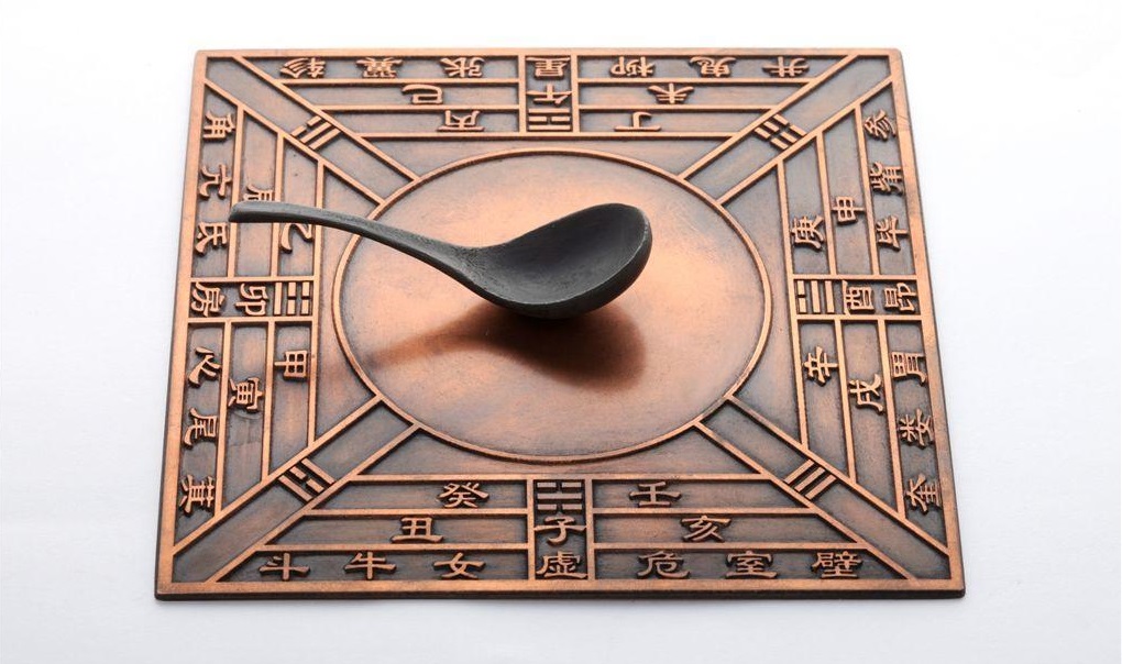 为什么指南针指针是指的北方,指南针红色指的是南还是北