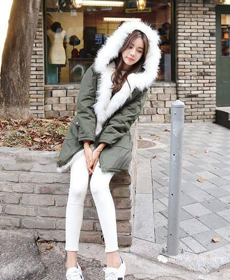 大毛领棉服外套搭配 (夹克棉服女外套带大毛领)