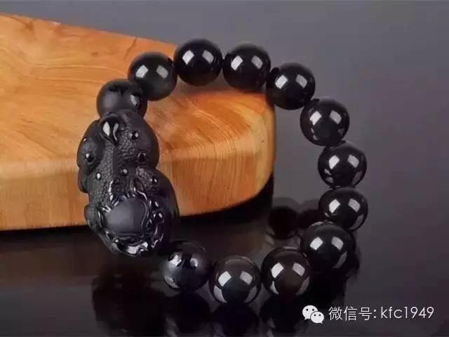 手串的佩戴方法图解,24颗手串怎么佩戴比较好