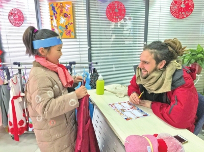 买年货、达人秀、踢毽子……郑州小学期末测试玩出新花样！