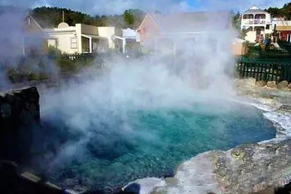 收藏!没泡过这些温泉的人生是不完整的!