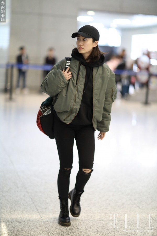 马丁靴牛仔裤配卫衣女,关晓彤马丁靴同款