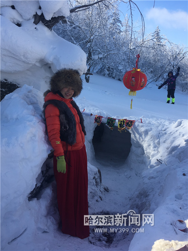 冰雪季这么玩：挖雪洞涮火锅