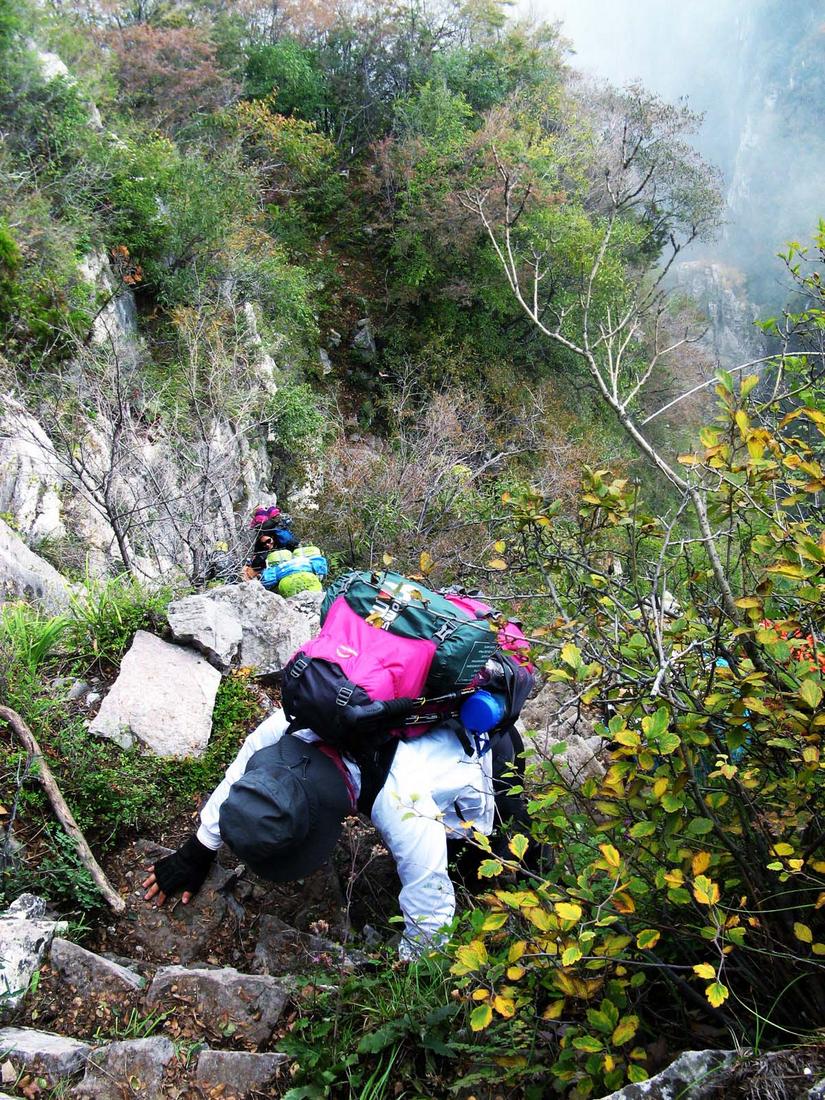 十字岭鸡冠梯环线,南太行鸡冠梯最险处