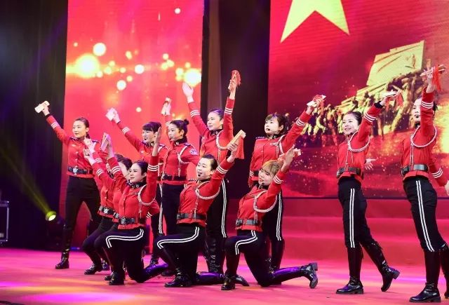 慰问演出感动,慰问演出现场震撼