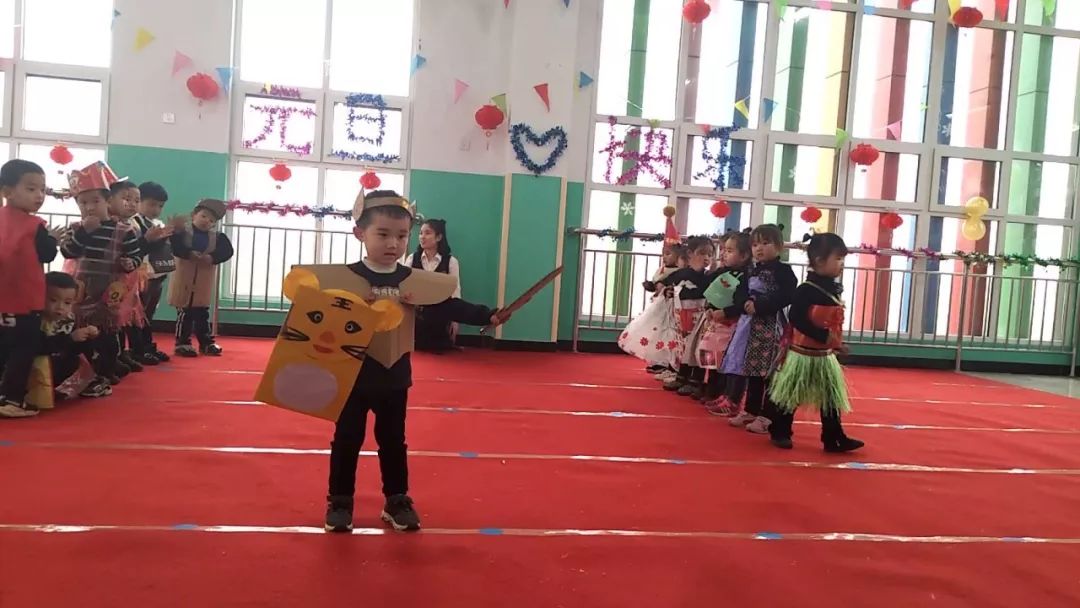 凤凰艺术双语幼儿园亲子跳舞,曲周县凤凰艺术幼儿园报名方式