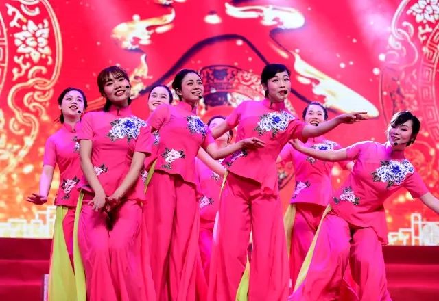 慰问演出感动,慰问演出现场震撼