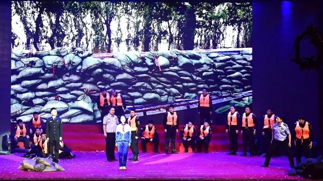 慰问演出感动,慰问演出现场震撼