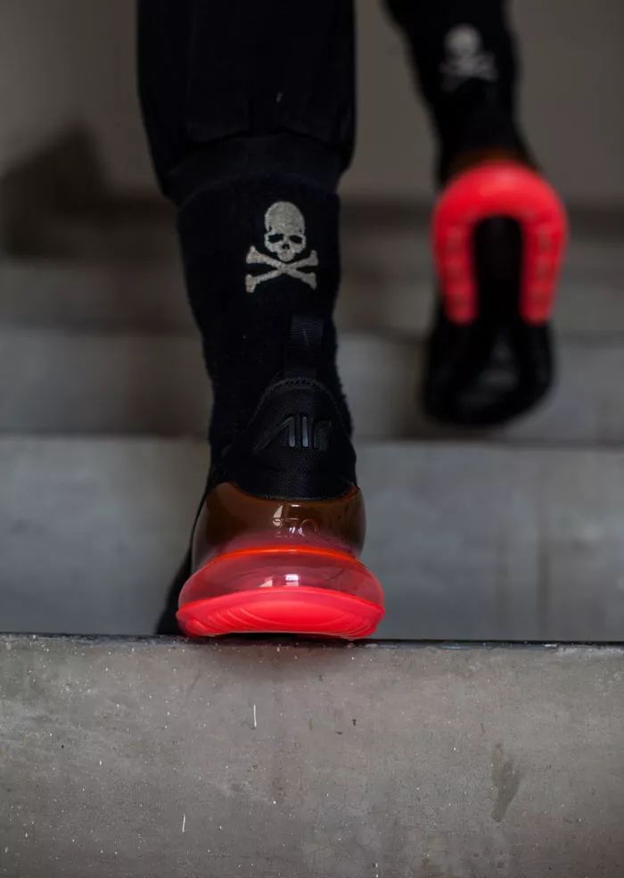 max270气垫测评,airmax270气垫多重可以踩开