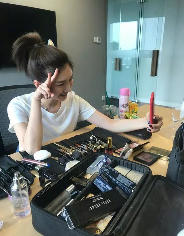 江疏影同款双黑天鹅,get江疏影同款