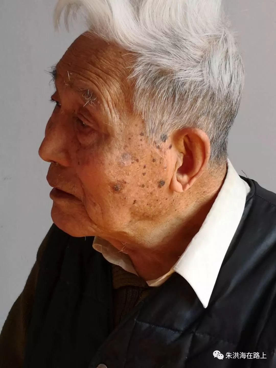 “发财中国年”，辽宁20位百岁抗战老兵向全国关爱老兵志愿者拜年