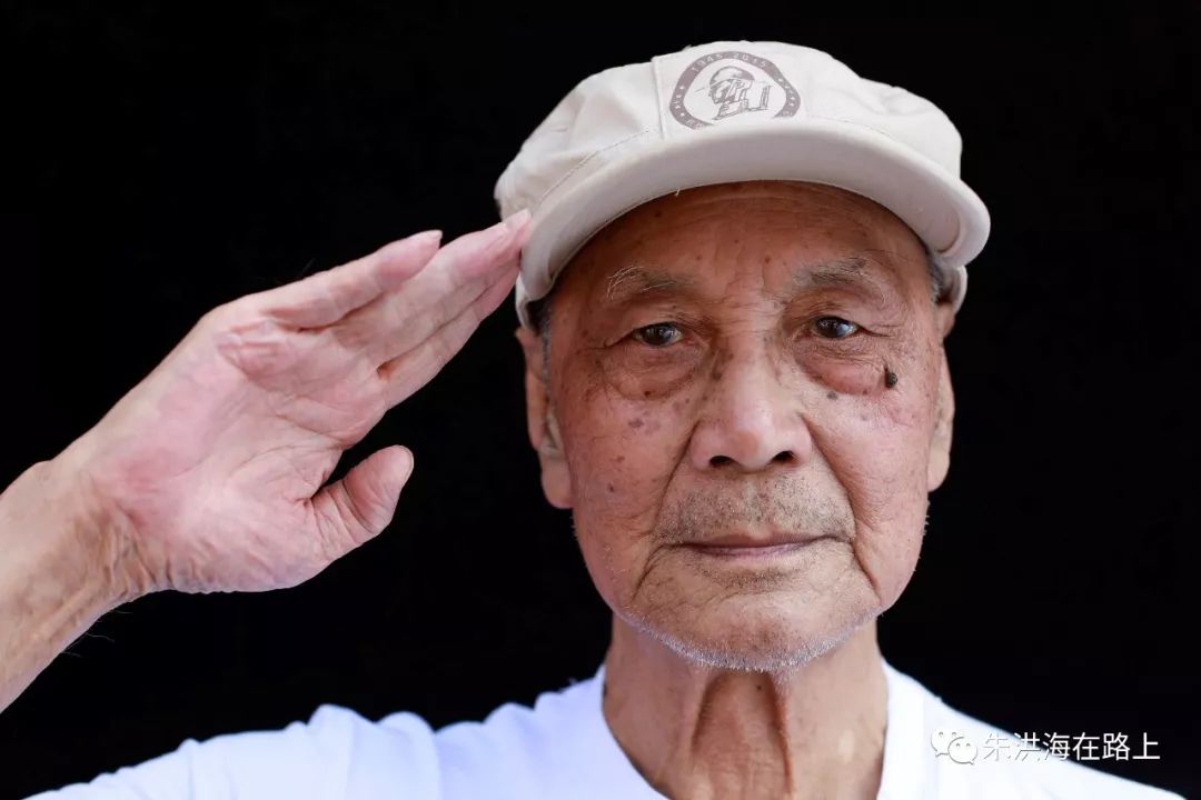 “发财中国年”，辽宁20位百岁抗战老兵向全国关爱老兵志愿者拜年