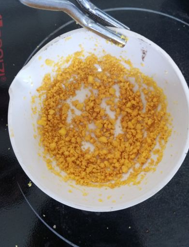 鸡蛋黄炒出油来抹湿疹管用吗,鸡蛋黄熬油可以缓解婴儿湿疹吗