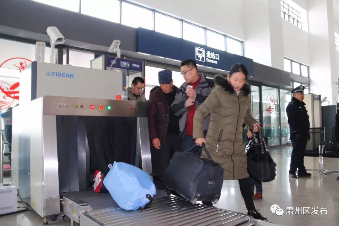 温暖回家路长春站迎春运出大招,春运回家路温暖与焦急并行