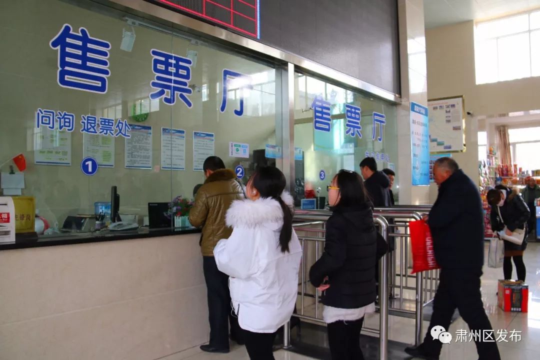 温暖回家路长春站迎春运出大招,春运回家路温暖与焦急并行