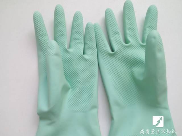 衣服粘毛不用买滚刷教你一招,衣服粘毛怎么处理不用滚筒