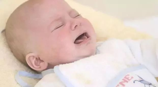 鸡蛋黄炒出油来抹湿疹管用吗,鸡蛋黄熬油可以缓解婴儿湿疹吗