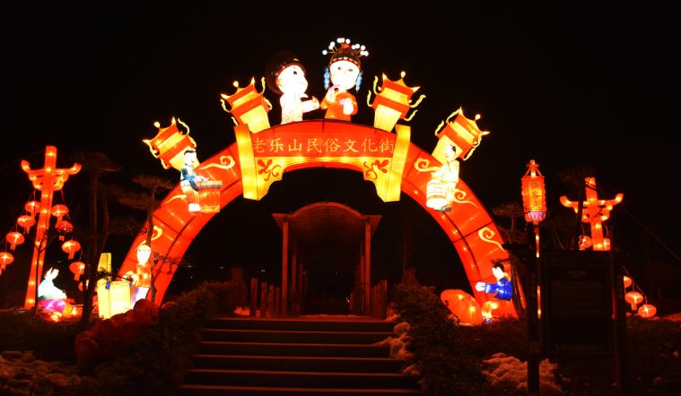 驻马店的打铁花表演时间,赏花灯表演