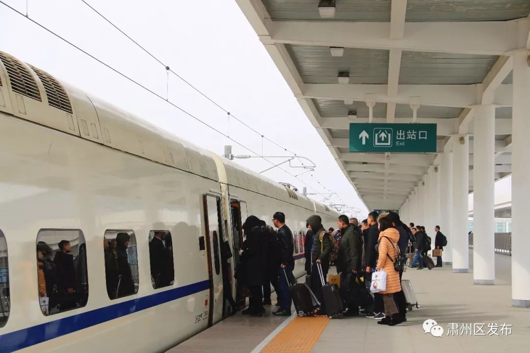 温暖回家路长春站迎春运出大招,春运回家路温暖与焦急并行