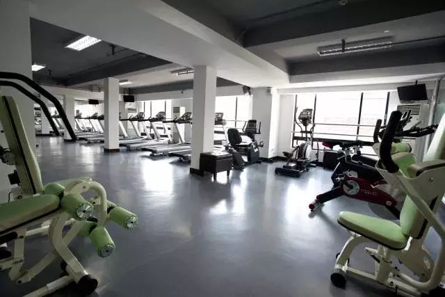 春节七天别长膘，运动场上“泡一泡”，这些运动场就在你家门口！