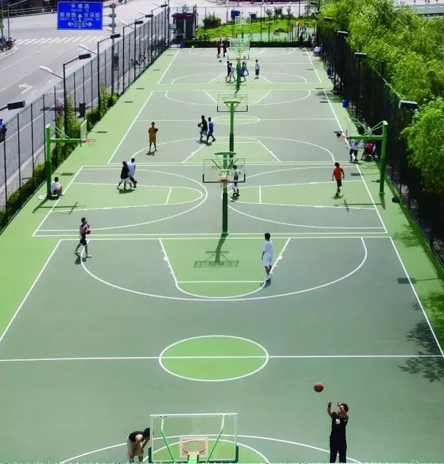 春节七天别长膘，运动场上“泡一泡”，这些运动场就在你家门口！