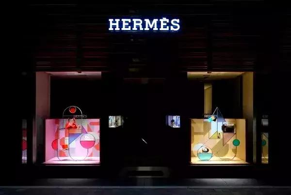 爱马仕的橱窗设计,爱马仕橱窗设计展示案例分析