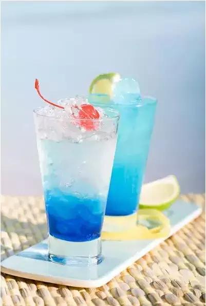 蓝色珊瑚礁鸡尾酒传说故事,蓝色珊瑚礁鸡尾酒怎么喝